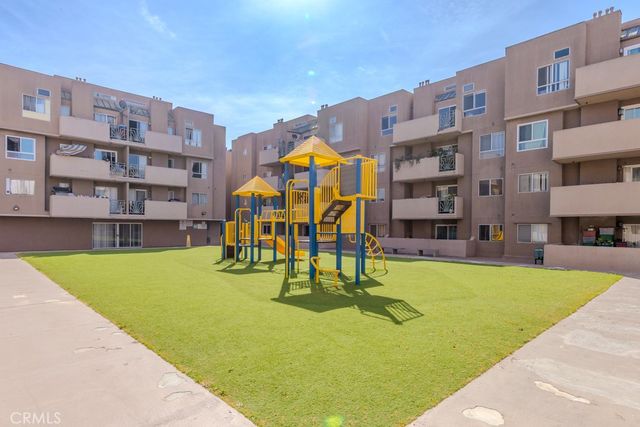 450 E 4th Street 423, Santa Ana, CA 92701