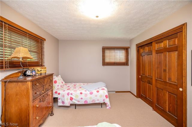 548 Squirrel Hill Drive, Youngstown, OH 44512