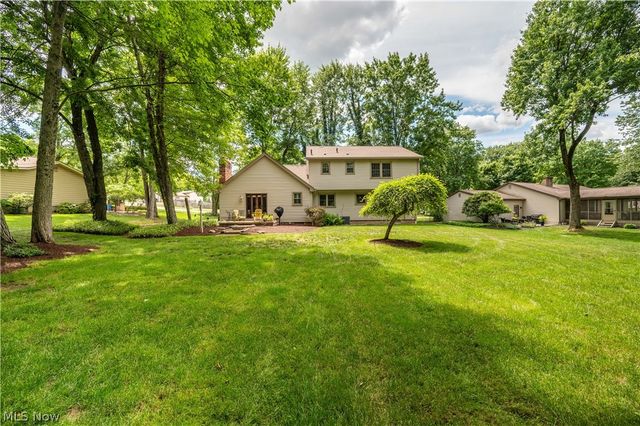 548 Squirrel Hill Drive, Youngstown, OH 44512