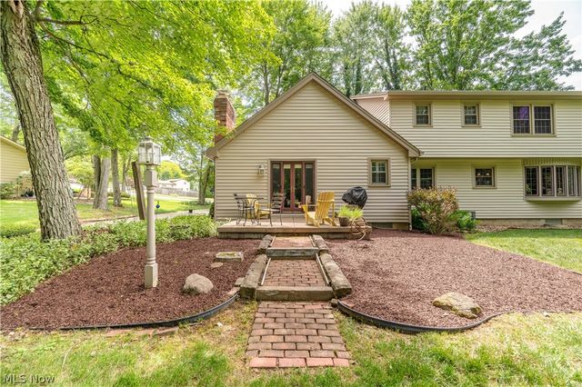 548 Squirrel Hill Drive, Youngstown, OH 44512