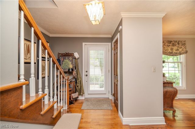 548 Squirrel Hill Drive, Youngstown, OH 44512