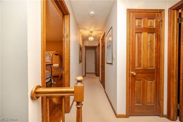 548 Squirrel Hill Drive, Youngstown, OH 44512