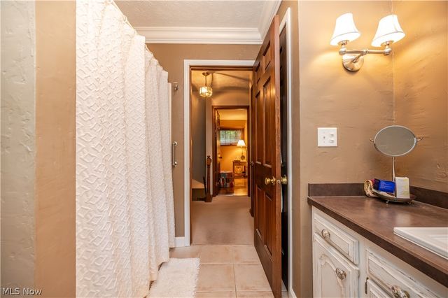 548 Squirrel Hill Drive, Youngstown, OH 44512