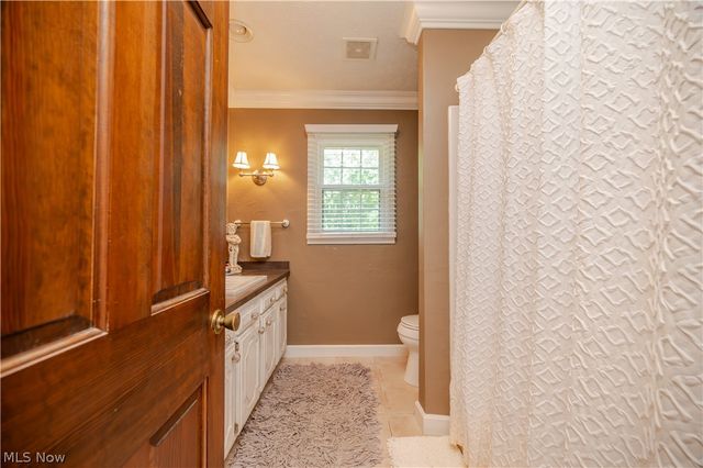548 Squirrel Hill Drive, Youngstown, OH 44512