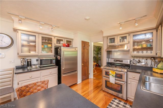 548 Squirrel Hill Drive, Youngstown, OH 44512