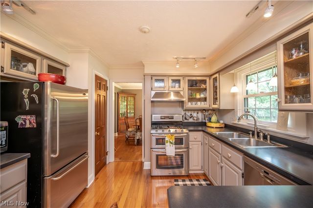 548 Squirrel Hill Drive, Youngstown, OH 44512