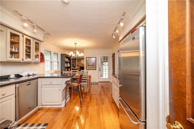 548 Squirrel Hill Drive, Youngstown, OH 44512