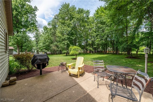 548 Squirrel Hill Drive, Youngstown, OH 44512