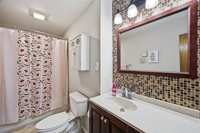 425 Elder Lane NW, Cedar Rapids, IA 52405