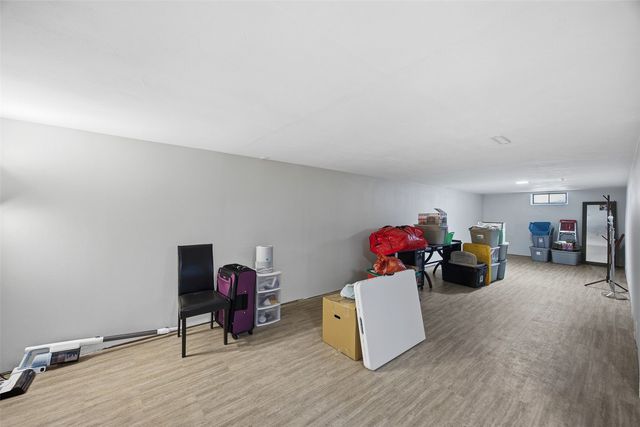 425 Elder Lane NW, Cedar Rapids, IA 52405