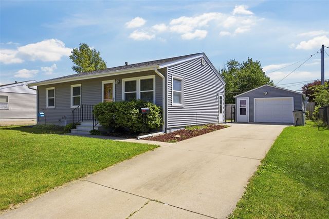 425 Elder Lane NW, Cedar Rapids, IA 52405