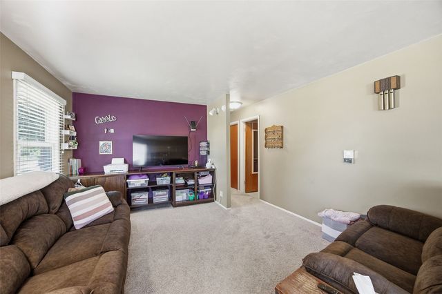 425 Elder Lane NW, Cedar Rapids, IA 52405
