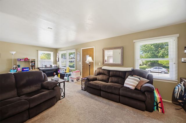 425 Elder Lane NW, Cedar Rapids, IA 52405