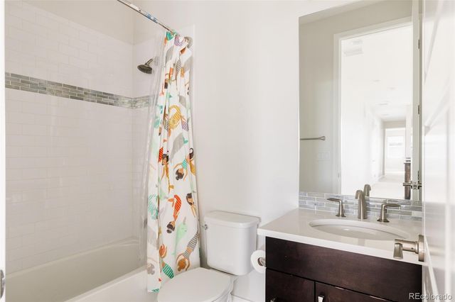 8586 E 51st Avenue, Denver, CO 80238
