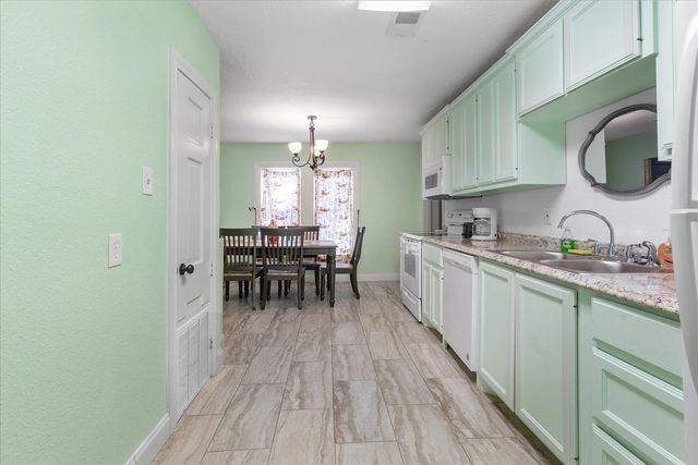 259 Hiland Lane, Pottsboro, TX 75076