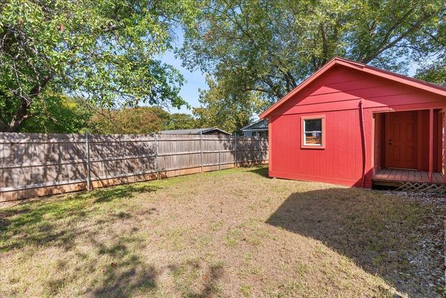259 Hiland Lane, Pottsboro, TX 75076