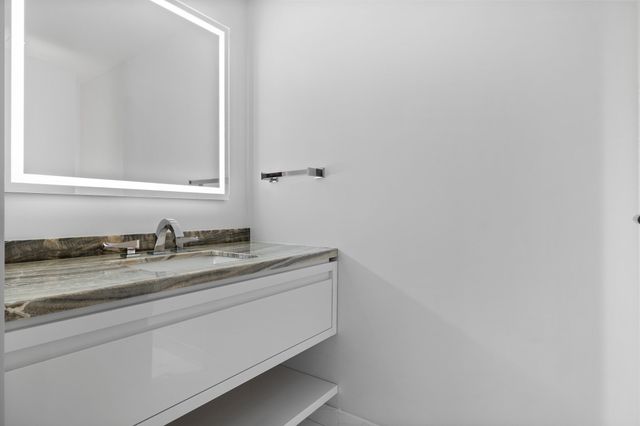 150 Seaport Blvd 12A, Boston, MA 02210
