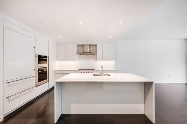 150 Seaport Blvd 12A, Boston, MA 02210