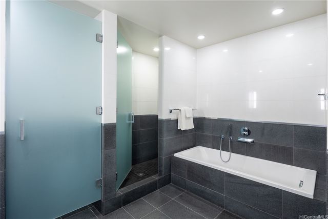 1108 Auahi Street 1502, Honolulu, HI 96814