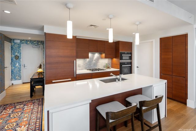 1108 Auahi Street 1502, Honolulu, HI 96814