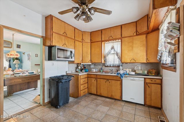 225 E Union Street, Walbridge, OH 43465