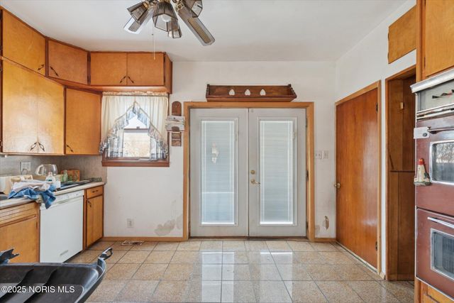 225 E Union Street, Walbridge, OH 43465