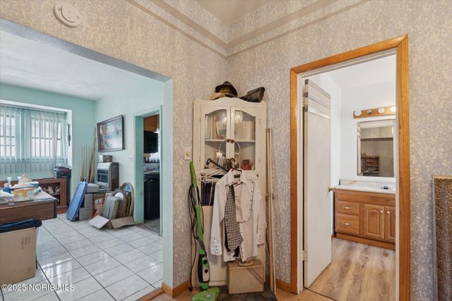 225 E Union Street, Walbridge, OH 43465