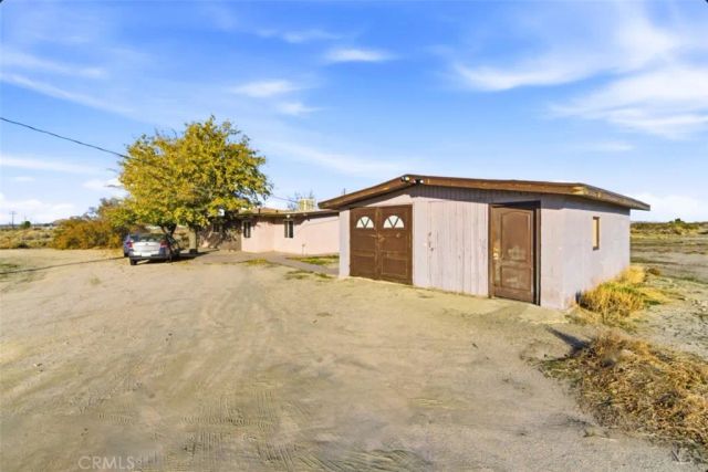 19449 Chamisal, Adelanto, CA 92301