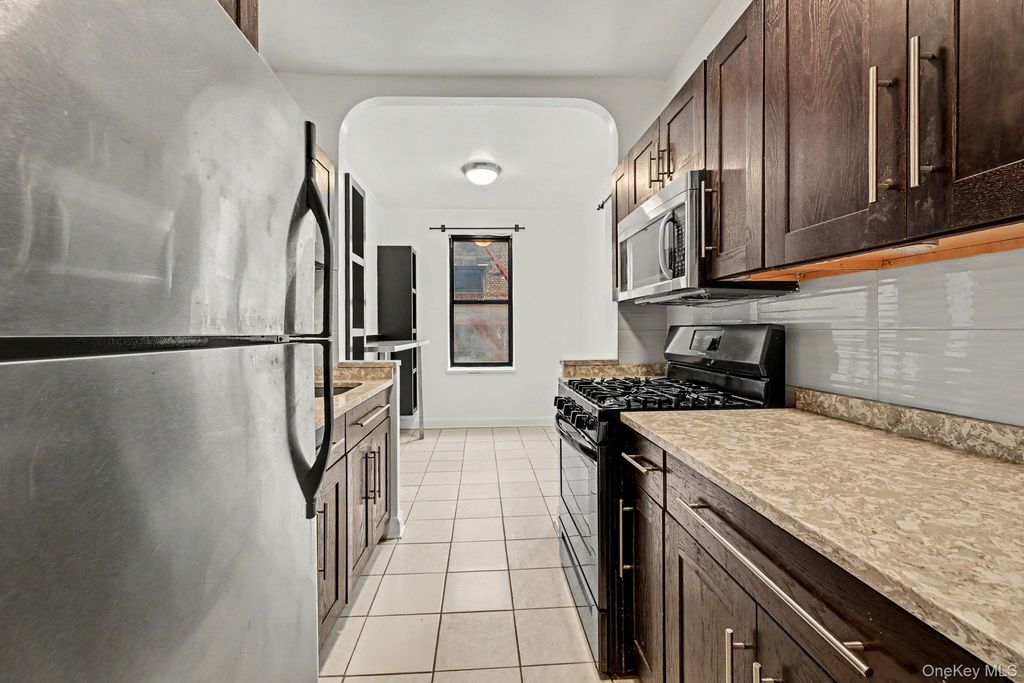 210 Martine Avenue 5K, White Plains, NY 10601
