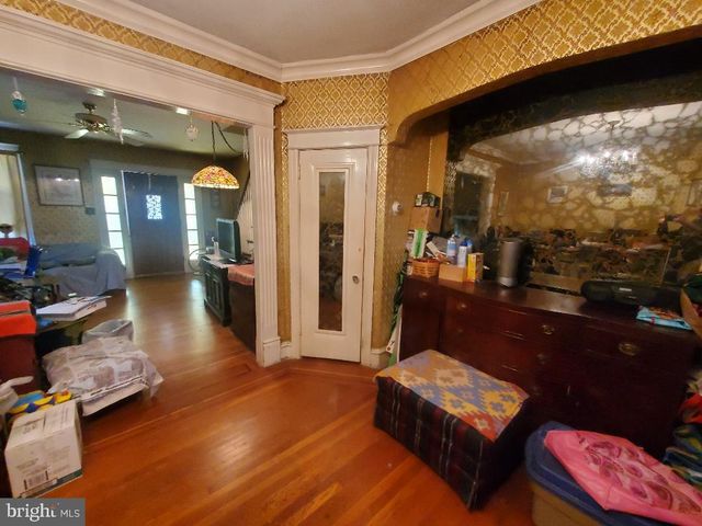 207 AVON RD, Upper Darby, PA 19082