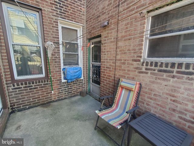 207 AVON RD, Upper Darby, PA 19082