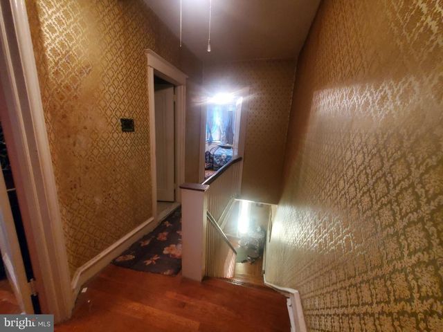 207 AVON RD, Upper Darby, PA 19082