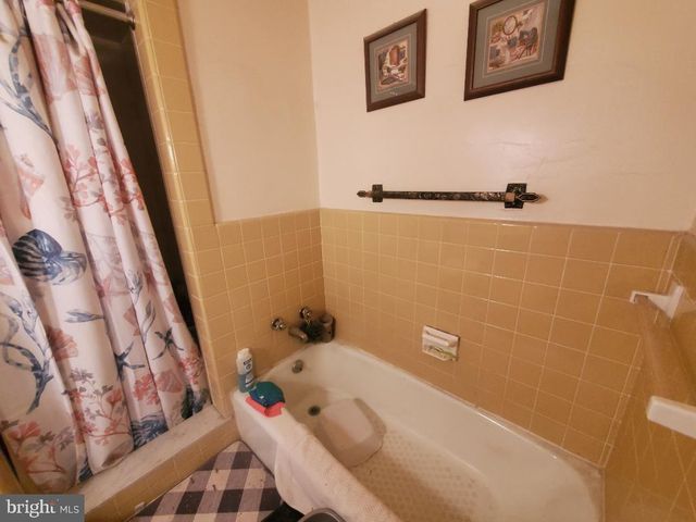 207 AVON RD, Upper Darby, PA 19082