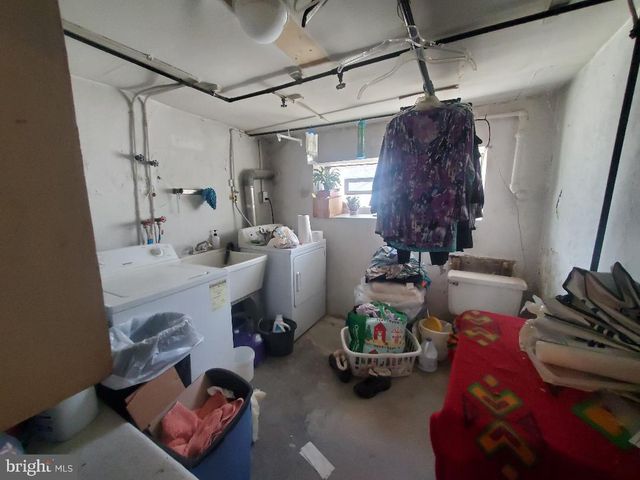 207 AVON RD, Upper Darby, PA 19082