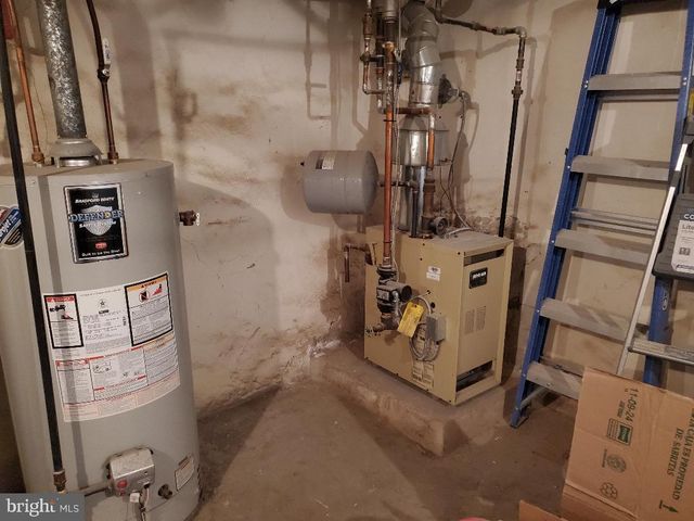 207 AVON RD, Upper Darby, PA 19082