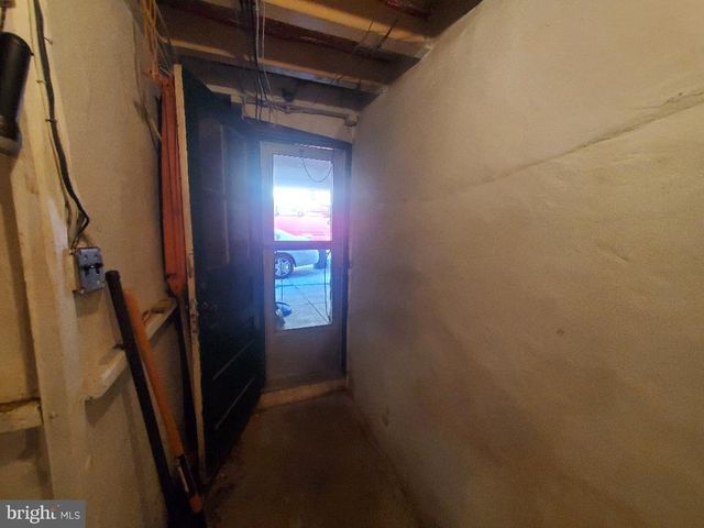 207 AVON RD, Upper Darby, PA 19082