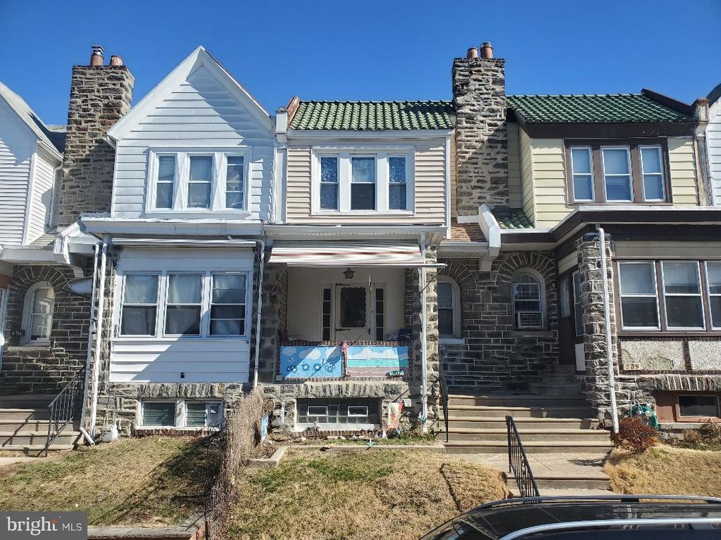 207 AVON RD, Upper Darby, PA 19082