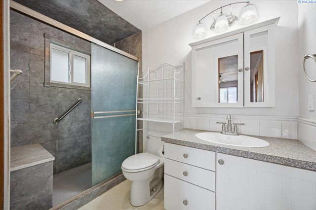 91011 N Yakima River Dr., West Richland, WA 99353