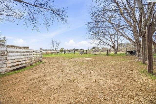 91011 N Yakima River Dr., West Richland, WA 99353