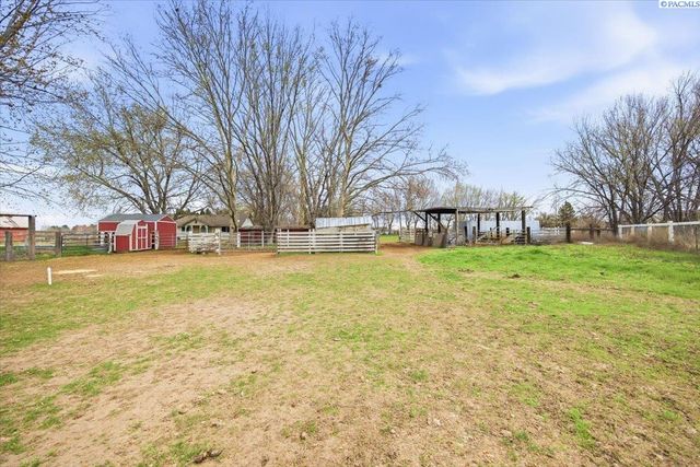 91011 N Yakima River Dr., West Richland, WA 99353