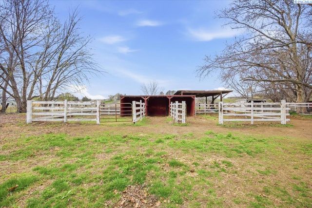 91011 N Yakima River Dr., West Richland, WA 99353