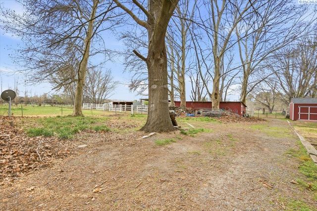 91011 N Yakima River Dr., West Richland, WA 99353