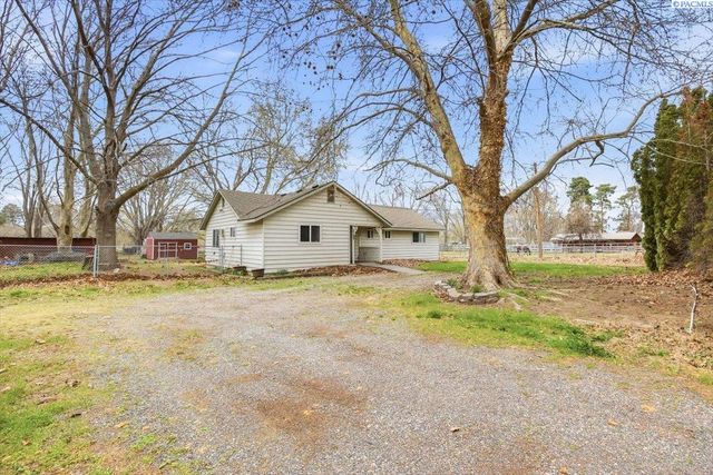 91011 N Yakima River Dr., West Richland, WA 99353