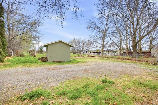 91011 N Yakima River Dr., West Richland, WA 99353