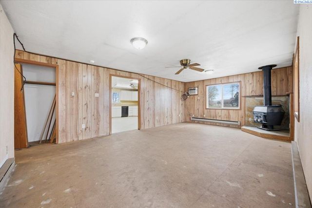 91011 N Yakima River Dr., West Richland, WA 99353