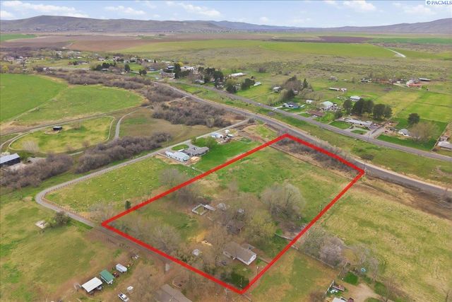 91011 N Yakima River Dr., West Richland, WA 99353