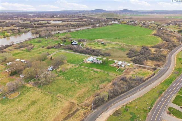 91011 N Yakima River Dr., West Richland, WA 99353