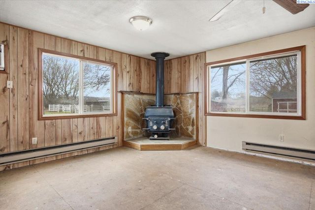 91011 N Yakima River Dr., West Richland, WA 99353