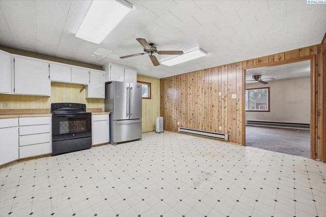 91011 N Yakima River Dr., West Richland, WA 99353