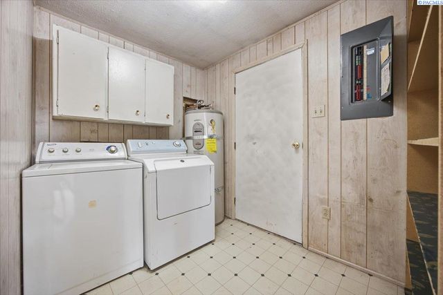 91011 N Yakima River Dr., West Richland, WA 99353